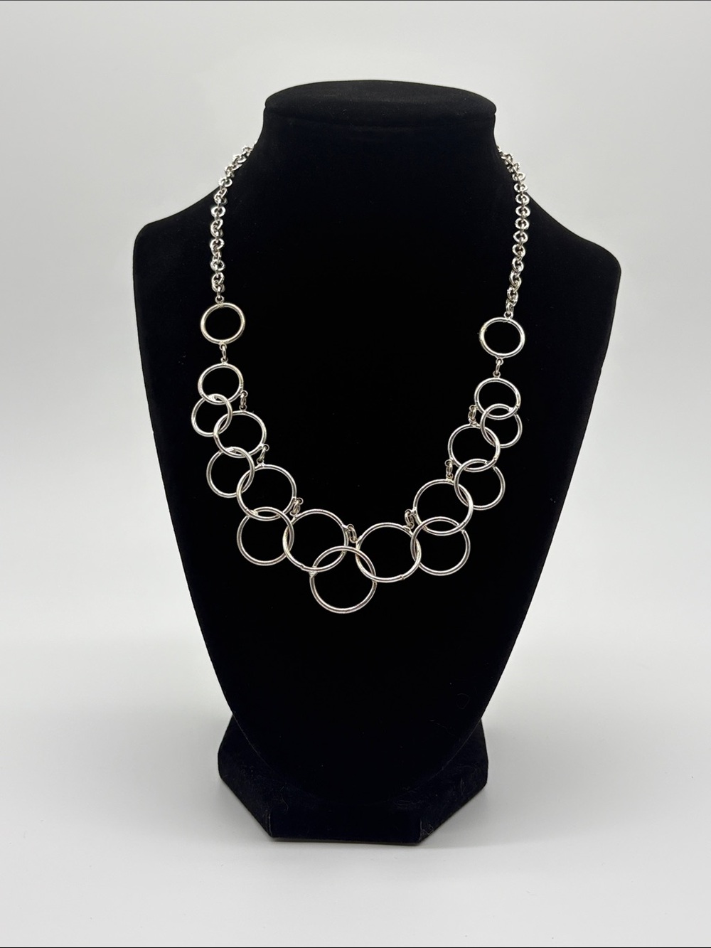 Nine West Silver Interlocking Circle Statement Necklace Link Chain